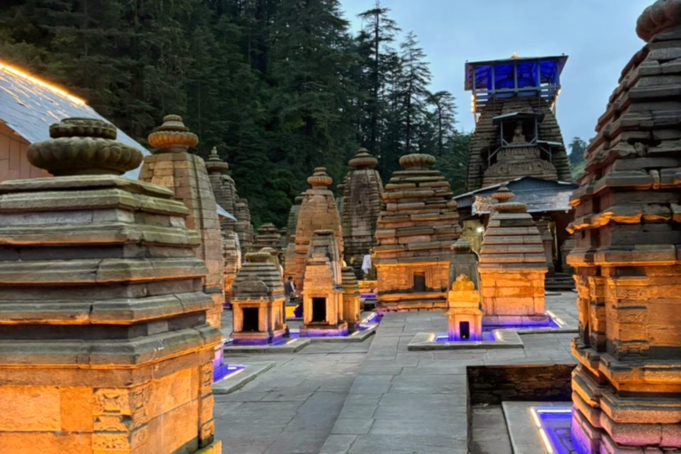 evening aarti at Jageshwar Shiva temple